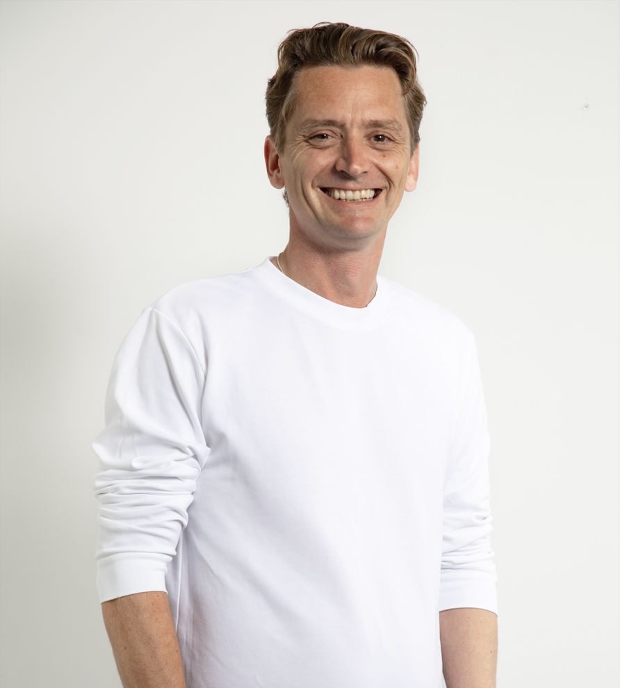 DINTS INTERNATIONAL FOUNDER GEOFFREY DE MOWBRAY