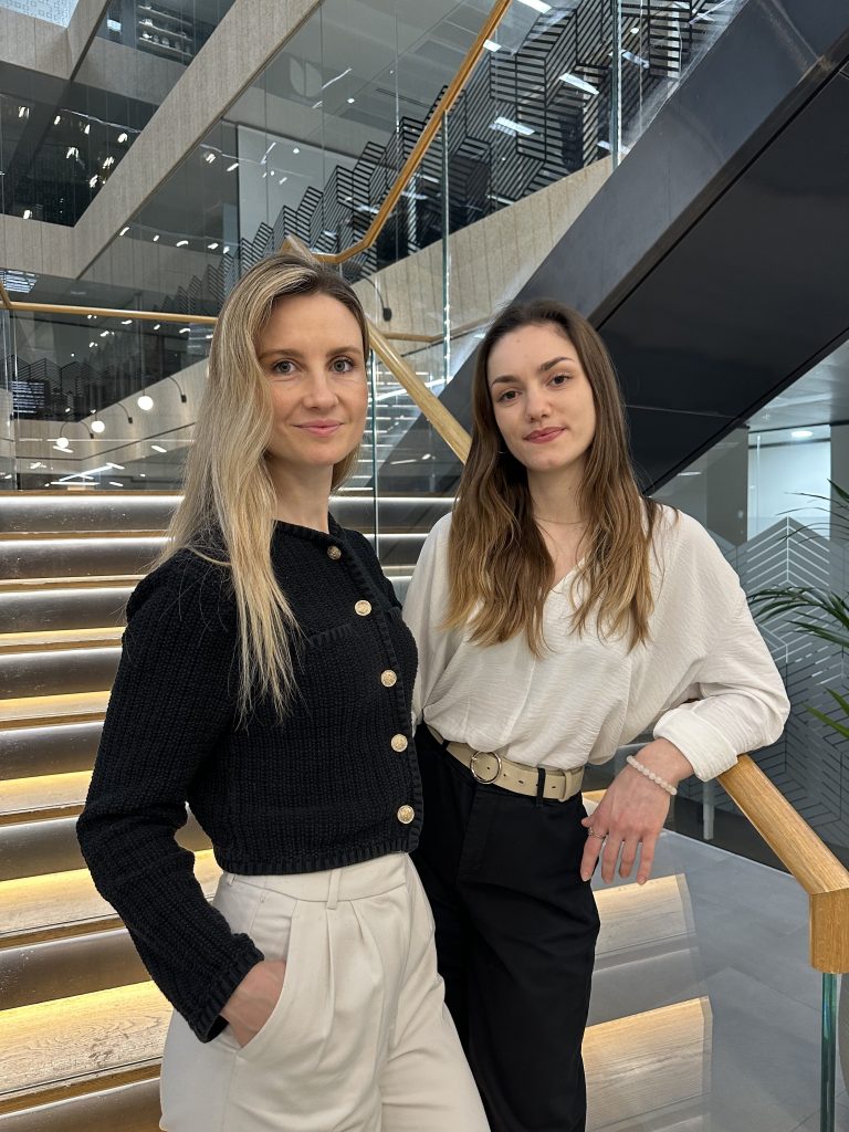 SURGERYAI CO‑FOUNDERS ANNA HL&Eacute;DIKOV&Aacute; AND NATALIE COOKE